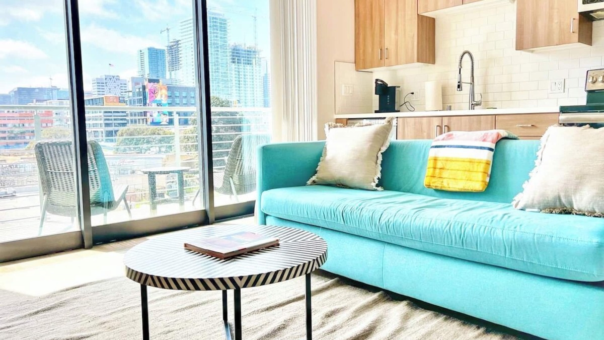 East Village Apartment | Beautiful One Bedroom Apartment With View of City