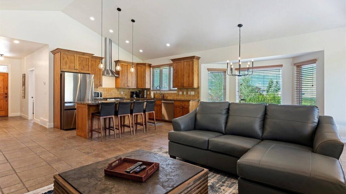 Eden House | Beautiful One Level Home | 3 bedrooms