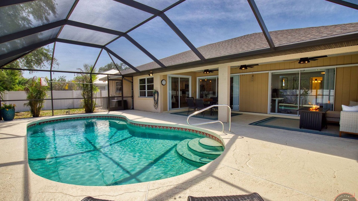 Englewood East House | Beautiful Open Concept Pool House With Lanai and Private Fenced In Yard