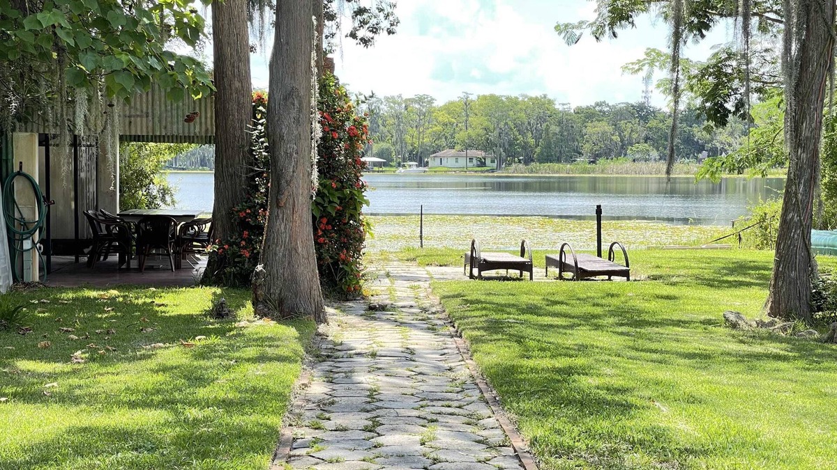 Pine Castle Villa | Beautiful Orlando Lakehouse 15Minutes to Universal