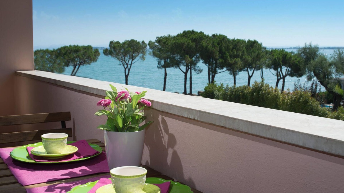 Desenzano del Garda City Centre Apartment | Beautiful Penthouse in downtown, facing the lake, close to the beach, wifi free