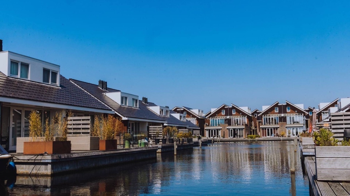Municipality of Uitgeest Apartment | Beautiful penthouse with a view over the lake