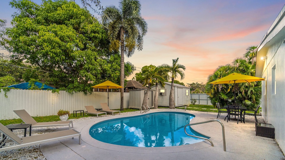 Boulevard Heights House | Beautiful Pool House | Close to Hard Rock Hotel