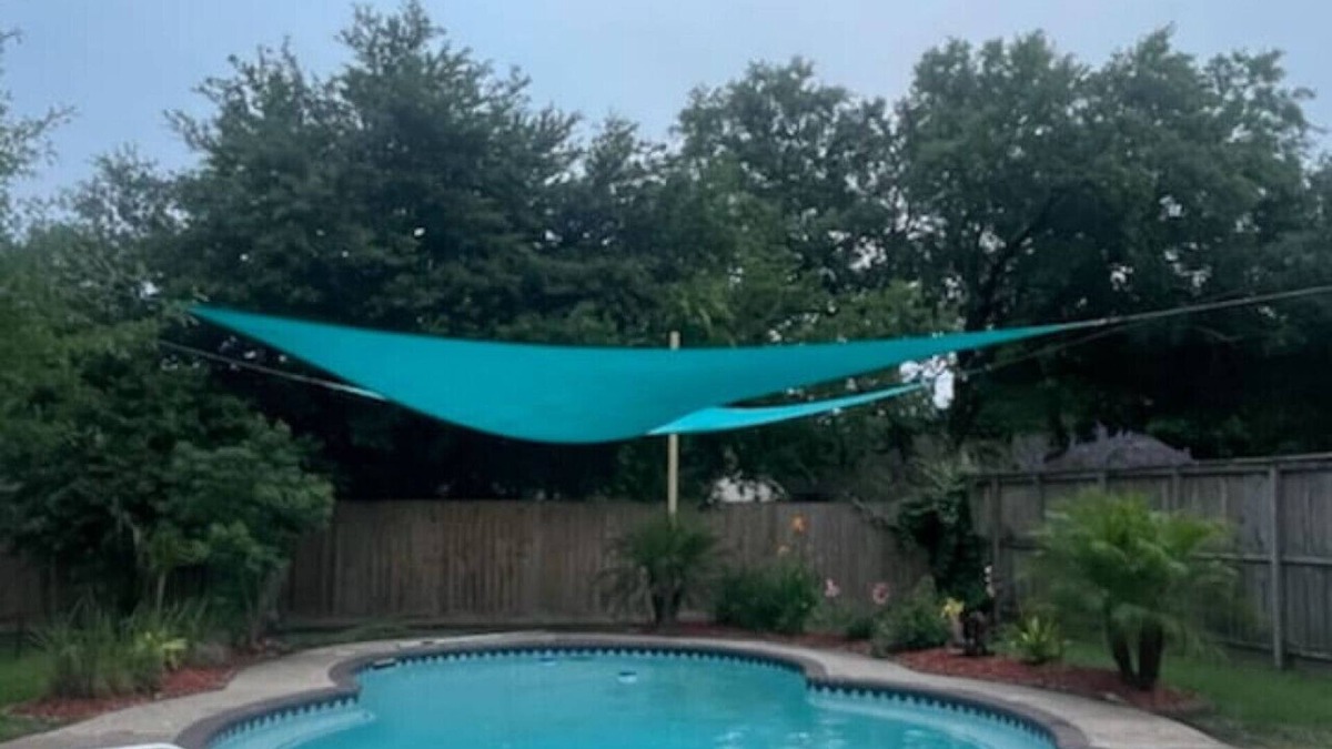 Friendswood House | Beautiful Pool! Relaxing Spacious Home