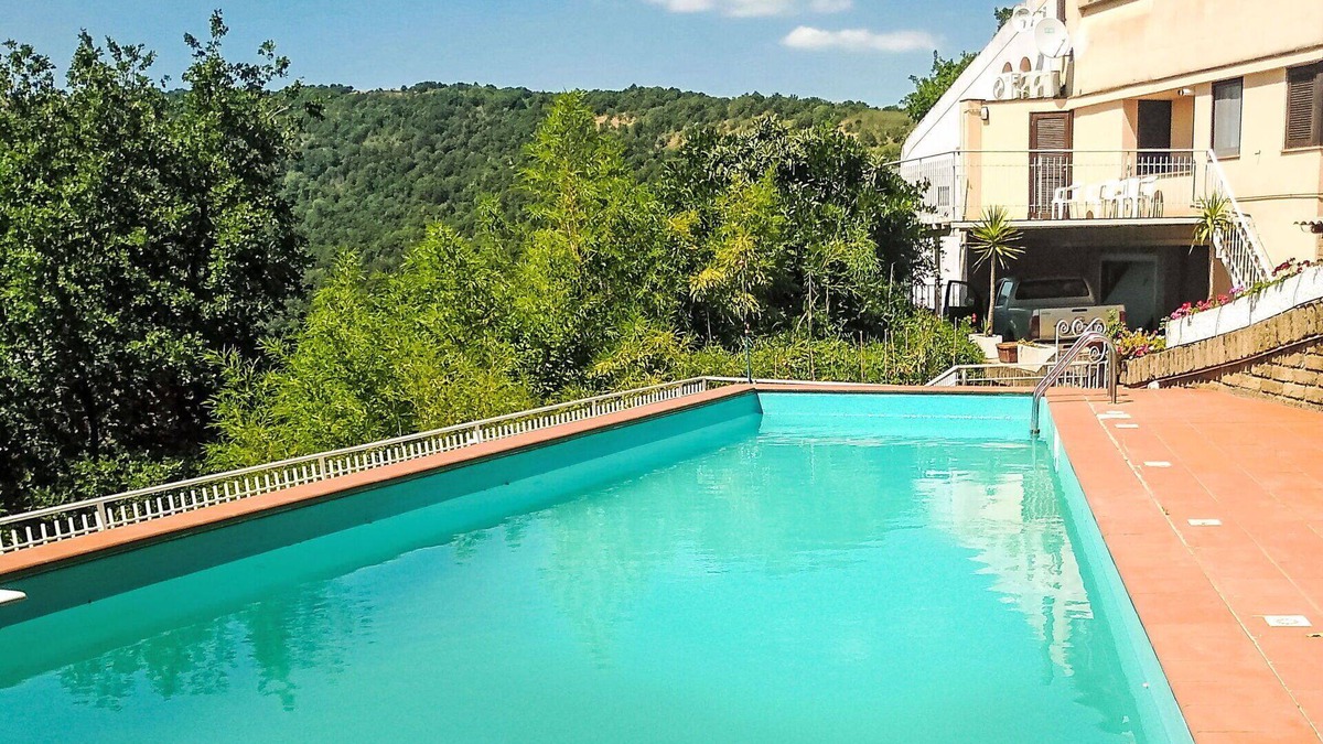 Lake Bracciano Villa | Beautiful private villa with A/C, WIFI, private pool, TV, terrace, pets allowed and parking