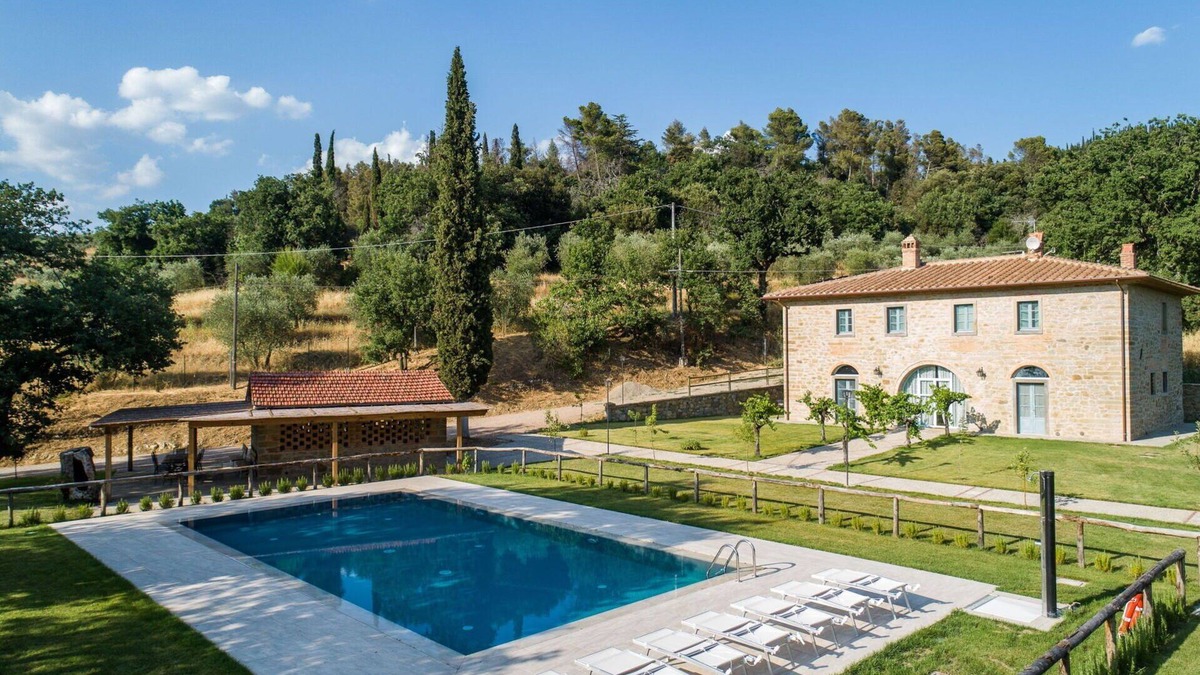 Montecchio Villa | Beautiful private villa with A/C, WIFI, private pool, TV, patio and panoramic view, close to Cor.