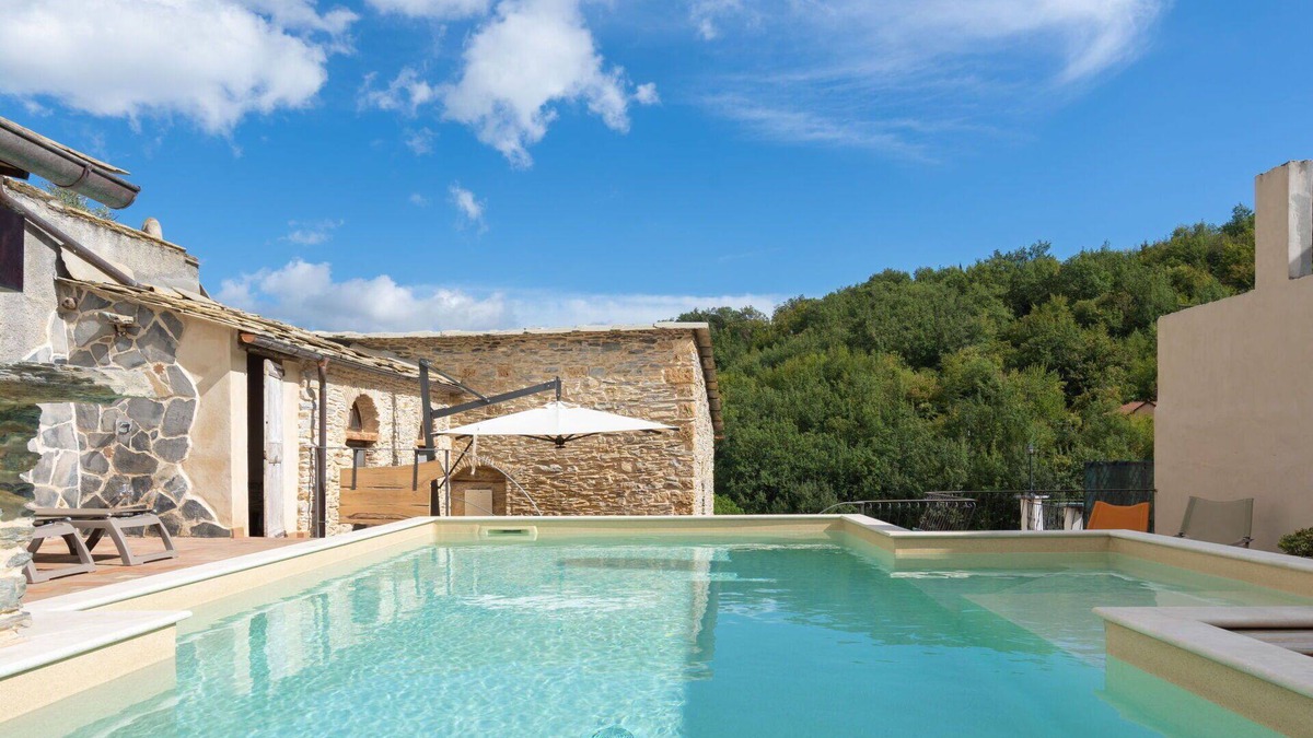 Prela House | Beautiful private villa with WIFI, private pool, TV, terrace, pets allowed and panoramic view