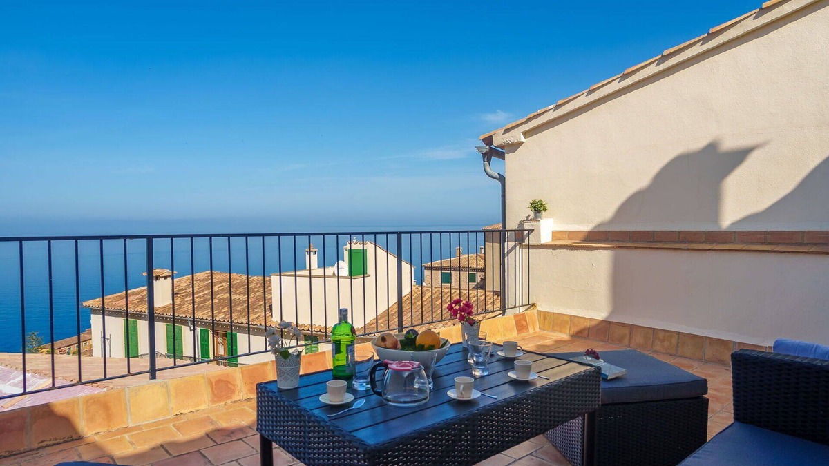 Banyalbufar House | Beautiful private villa for 6 people with A/C, WIFI, TV and terrace