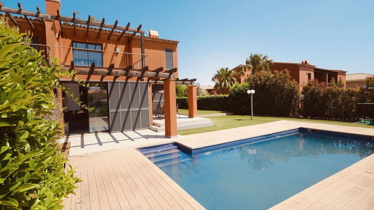 Bonmont Terres Noves Villa | Beautiful private villa for 6 people with WIFI, A/C, private pool, TV, patio and parking