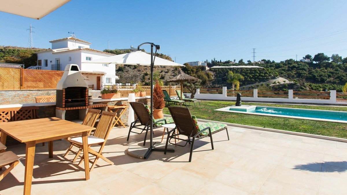 Mezquitilla Villa | Beautiful private villa for 6 people with private pool, WIFI, A/C, TV, terrace and parking