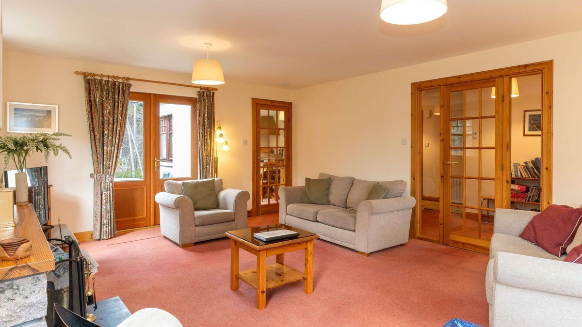 Nethy Bridge Villa | Beautiful private villa for 8 people with WIFI, TV and patio