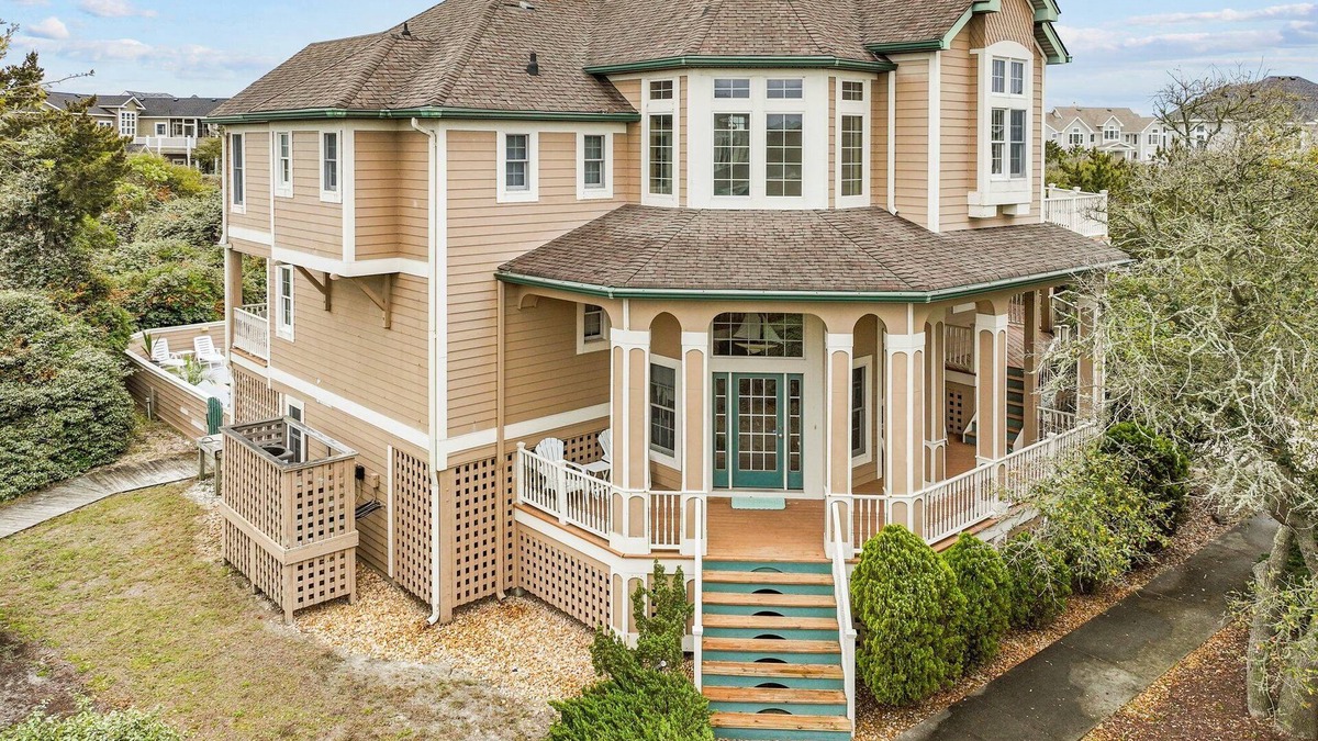 Pine Island House | Beautiful Private Home with Amenities and Walkway Next Door