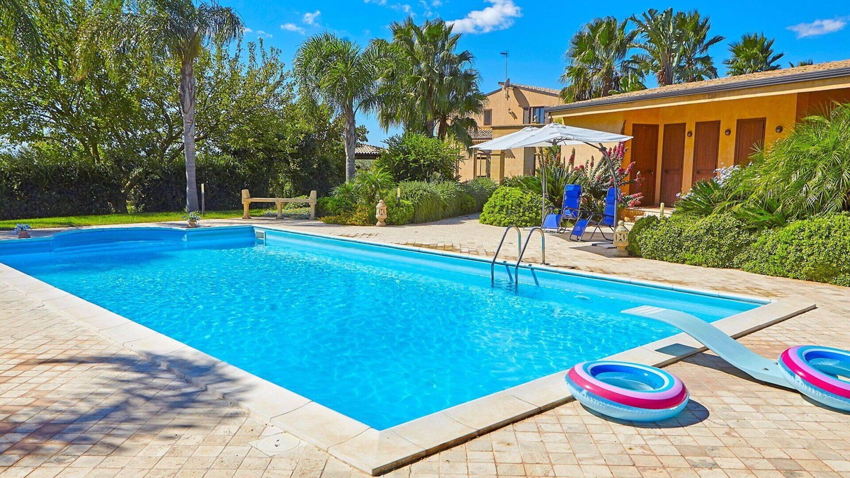 Castelvetrano Villa | Beautiful private villa with private pool, WIFI, A/C, TV, terrace, pets allowed and panoramic view