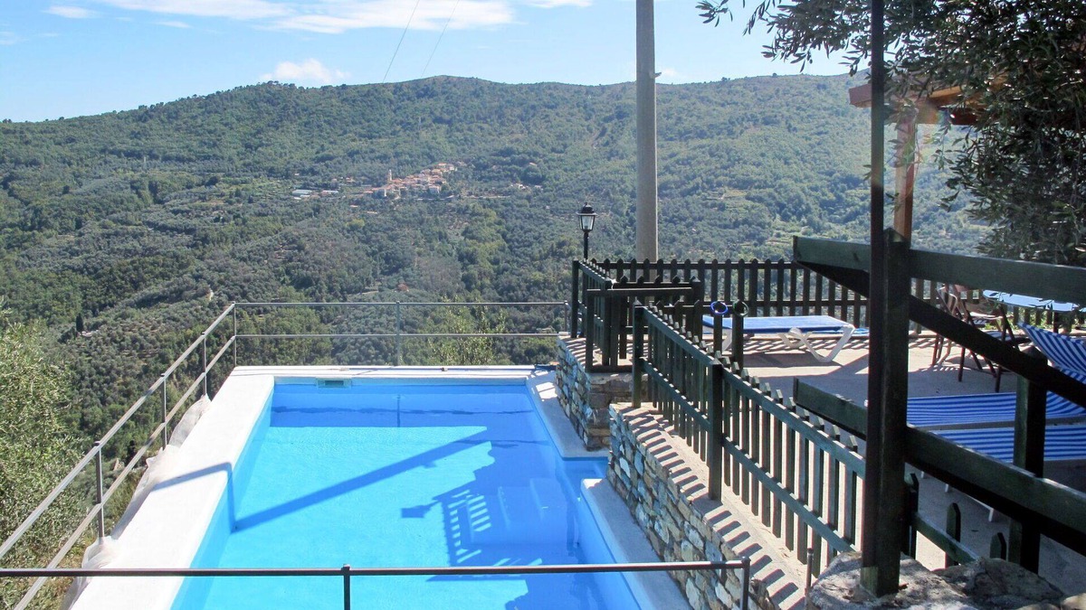 Pietrabruna House | Beautiful private villa with WIFI, private pool, TV, terrace, pets allowed and panoramic view