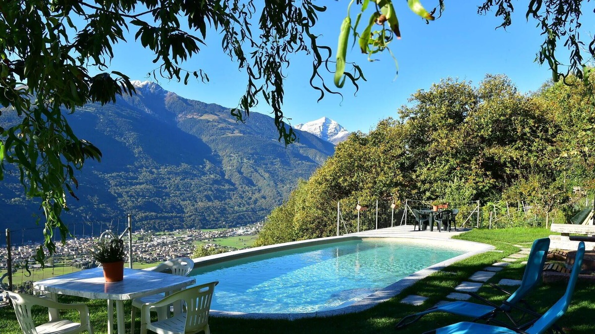 Civo House | Beautiful private villa for 5 guests with WIFI, private pool, TV, patio, pets allowed and parking