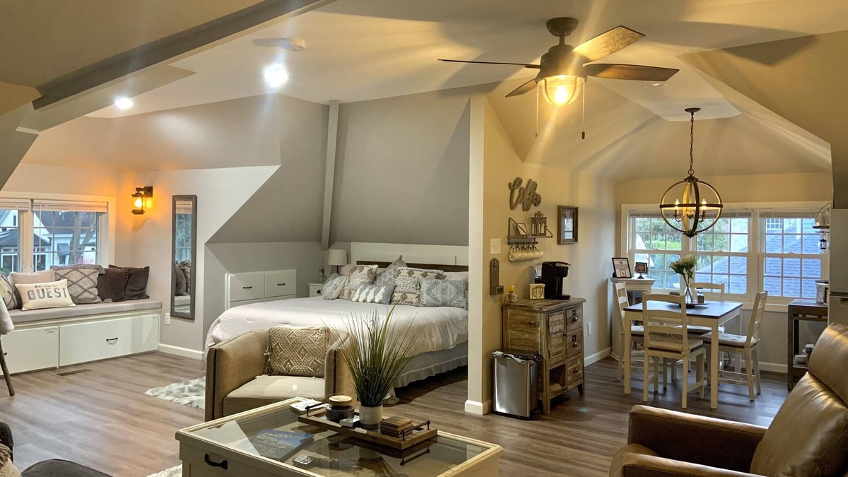 Historic Downtown Franklin House | Beautiful Private Spacious Suite Downtown Franklin