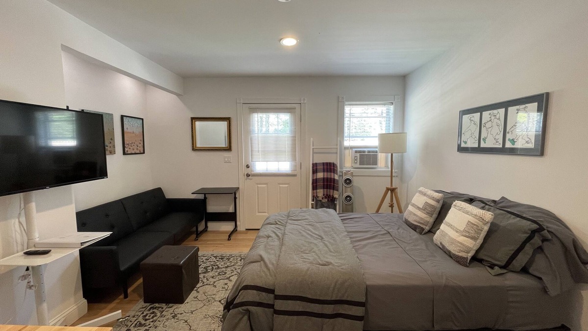 Ridge Apartment | Beautiful Private Studio Apartment!