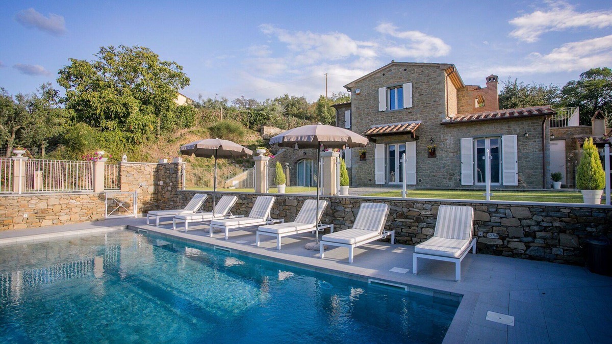 Cortona Villa | Beautiful private villa with WIFI, A/C, private pool, TV, terrace, panoramic view, close to Cortona