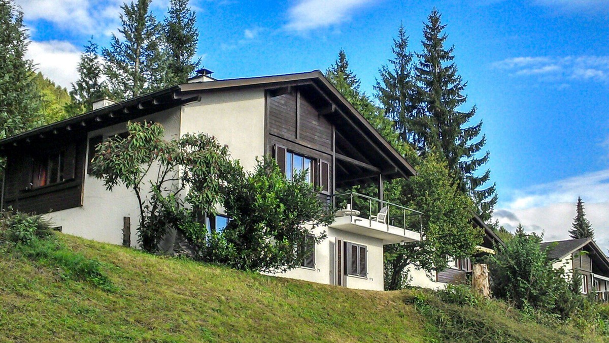 Gommiswald House | Beautiful private villa for 8 people with WIFI, TV, patio, pets allowed and panoramic view