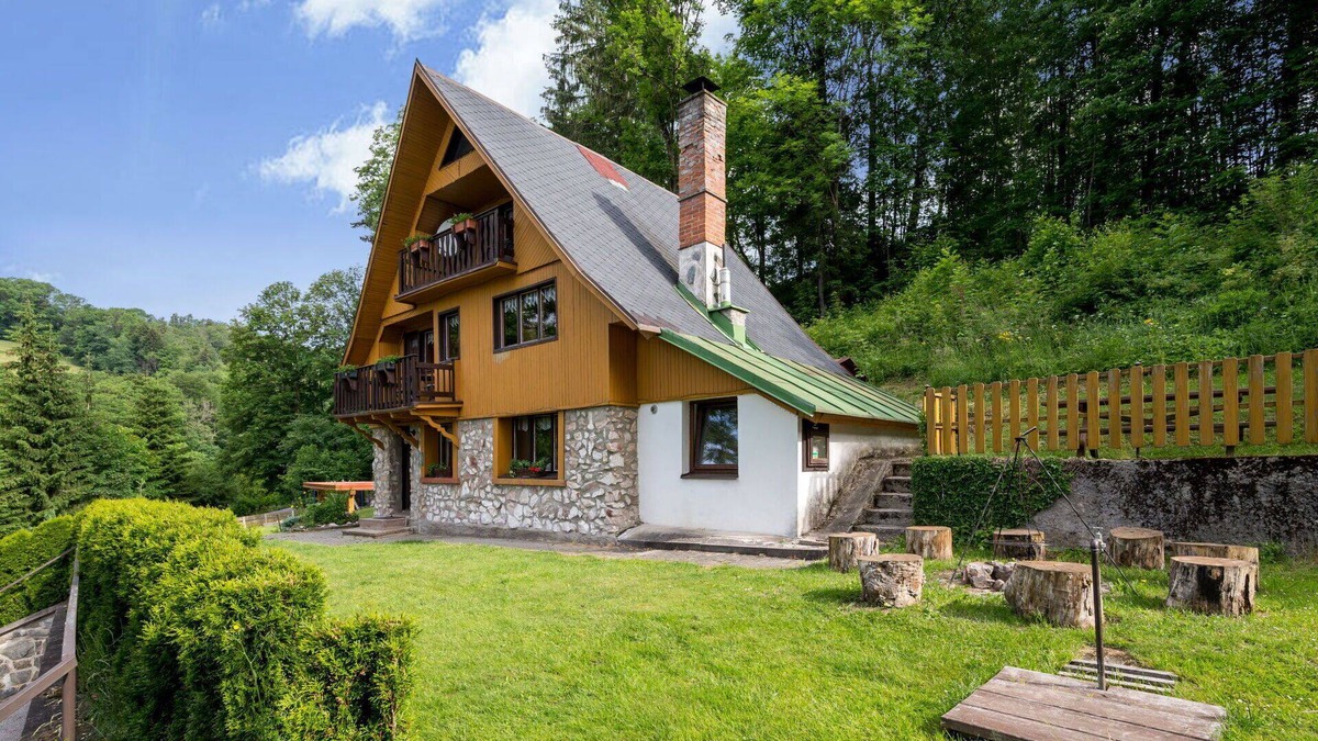 Benecko House | Beautiful private villa for 6 people with WIFI, TV, patio, pets allowed and panoramic view