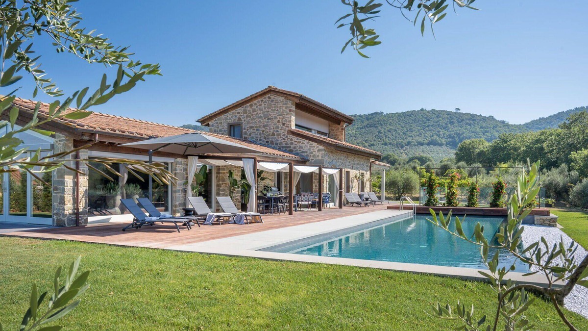 Ferretto Villa | Beautiful private villa for 6 guests with sauna, A/C, private pool, TV and patio, close to Cortona