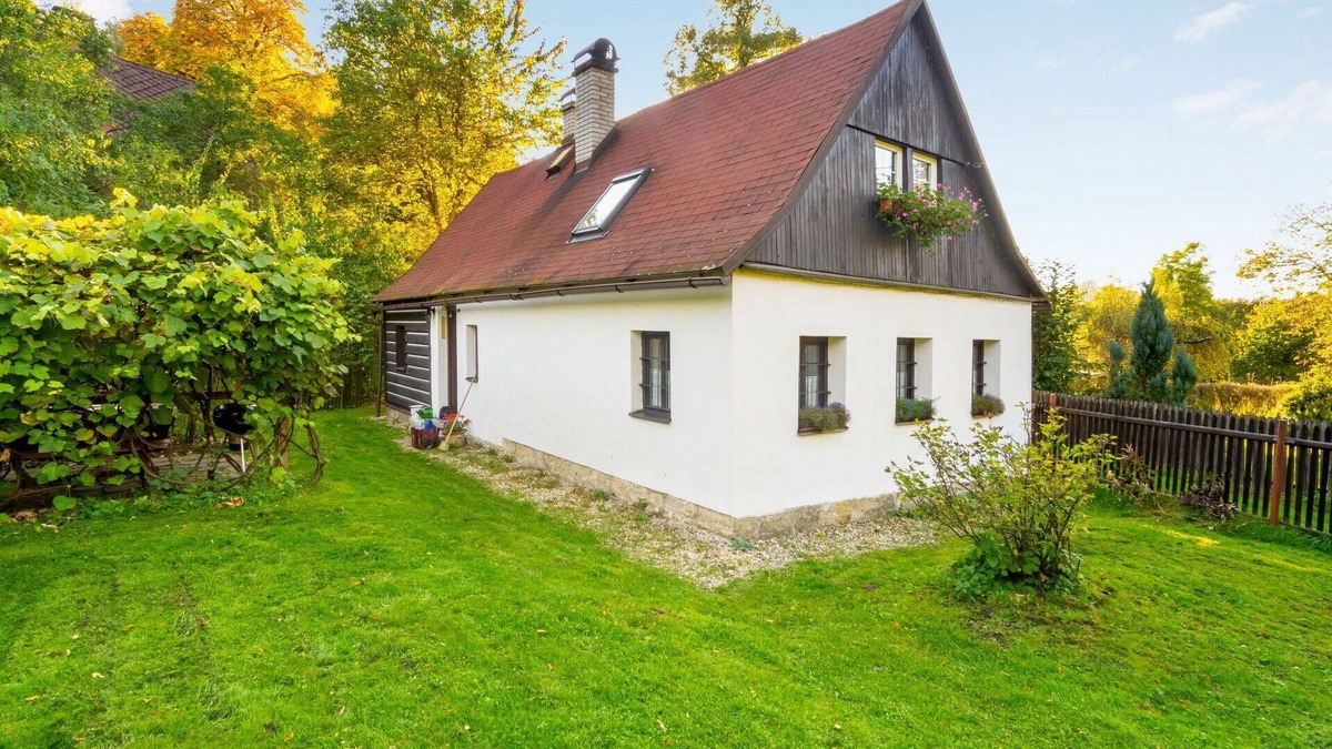 Prysk Villa | Beautiful private villa for 5 guests with WIFI, TV, patio and pets allowed