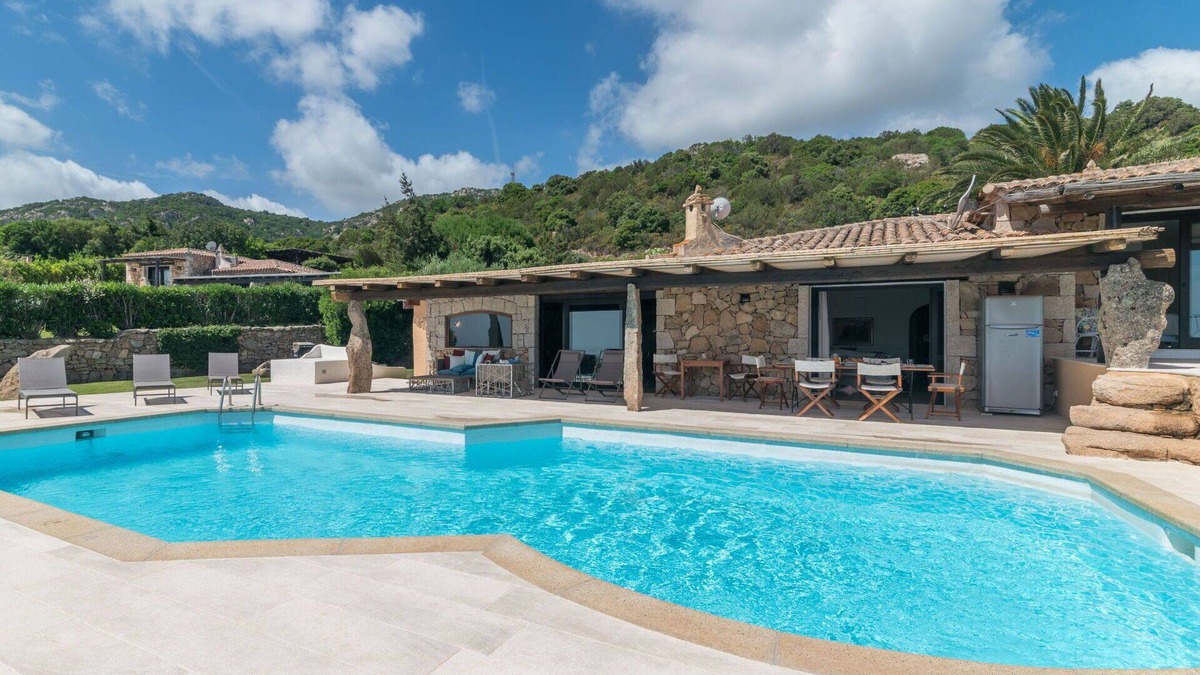 Porto Cervo Villa | Beautiful private villa for 9 guests with WIFI, private pool, A/C, TV and patio