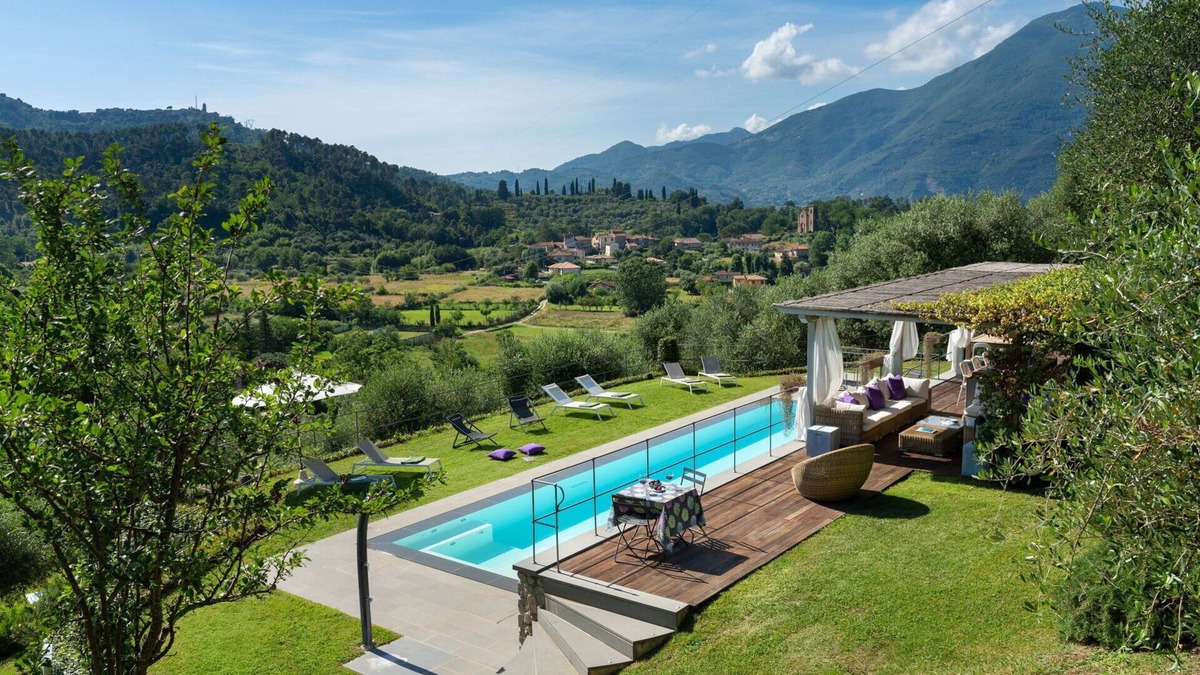 Camaiore Villa | Beautiful private villa with hot tub, WIFI, A/C, sauna, private pool, TV, patio, close to Viareggio
