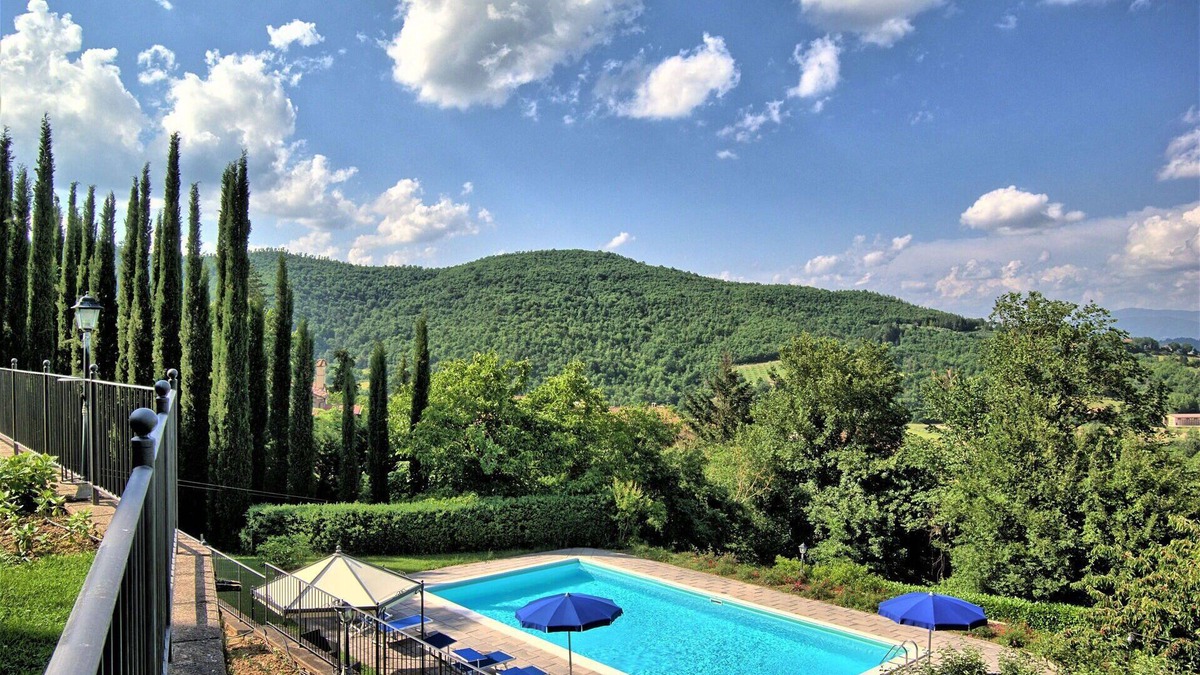 Ripoli Villa | Beautiful private villa with WIFI, A/C, hot tub, private pool, TV, patio and panoramic view