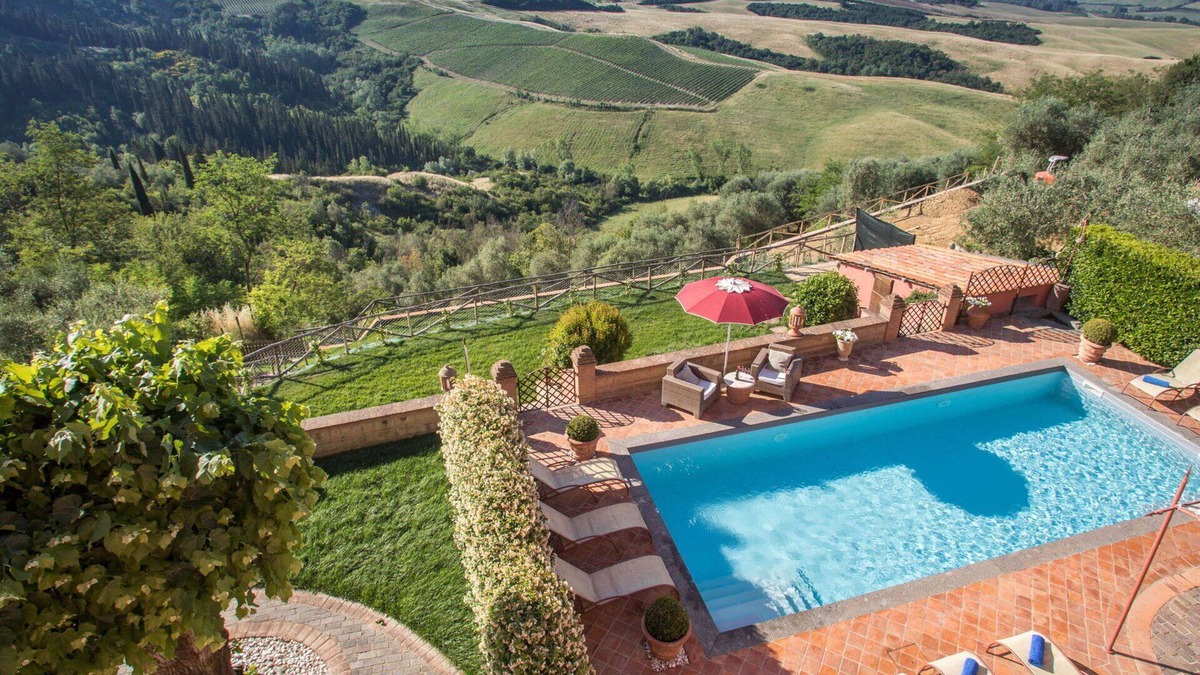 Fabbrica Villa | Beautiful private villa with A/C, WIFI, private pool, TV, terrace, pets allowed and panoramic view