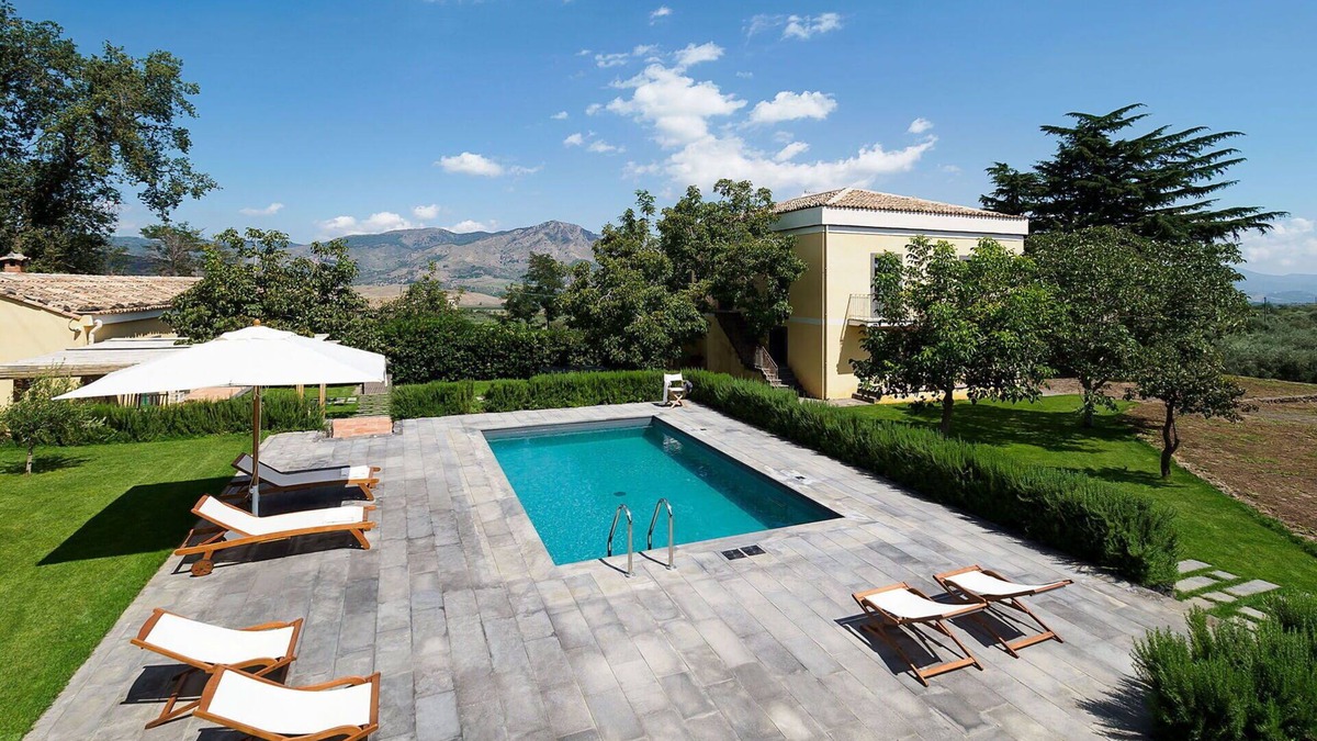 Rovittello Villa | Beautiful private villa for 10 people with WIFI, private pool, TV, terrace and pets allowed