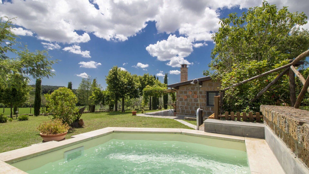 Vetralla House | Beautiful private villa with private pool, A/C, WIFI, TV, terrace, pets allowed and panoramic view