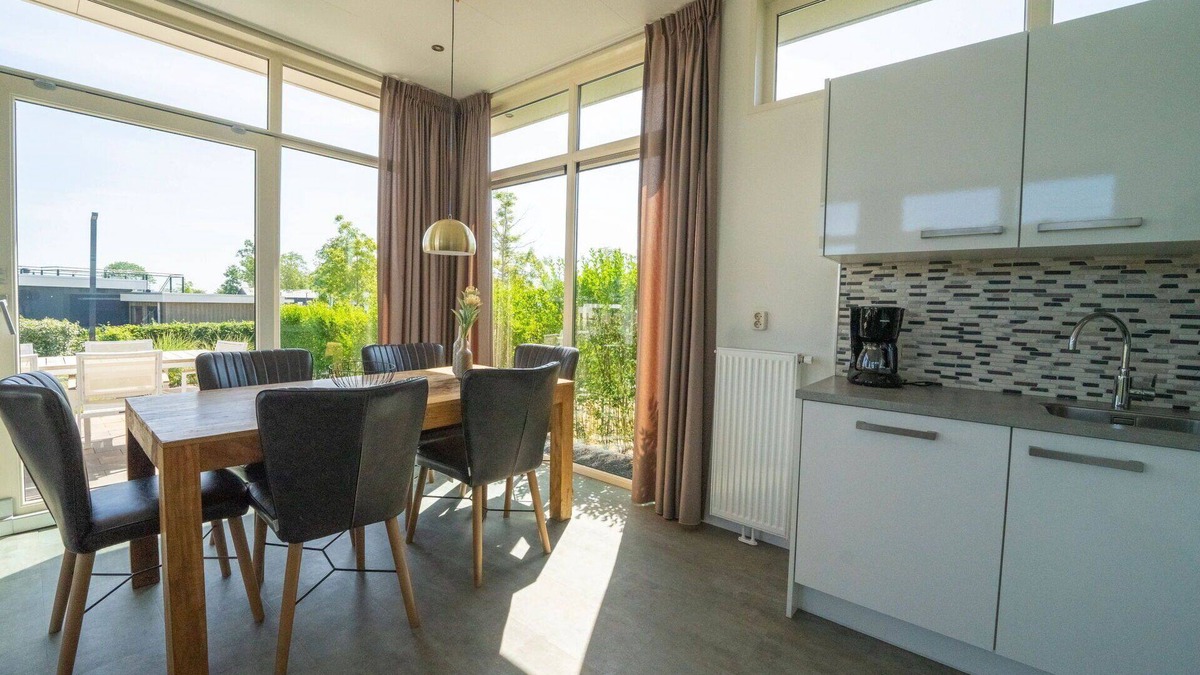 Nunspeet House | Beautiful private villa for 6 people with pool, WIFI, TV and terrace