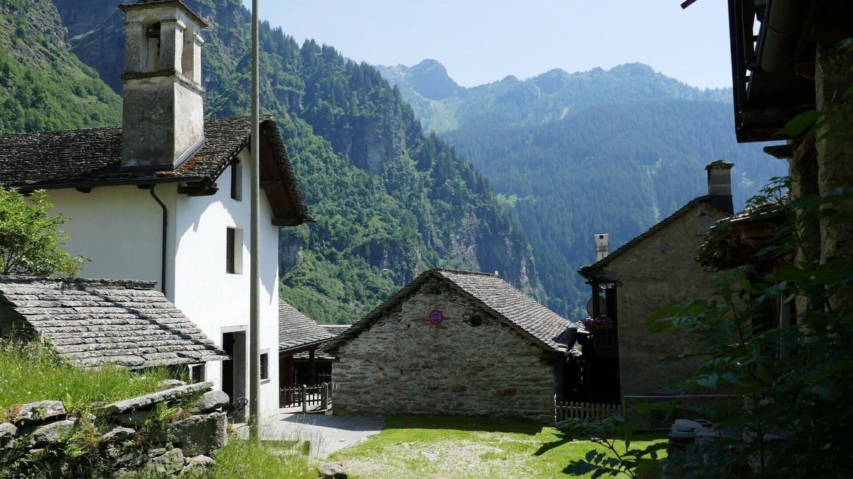 Malvaglia House | Beautiful private villa for 2 people with TV and balcony