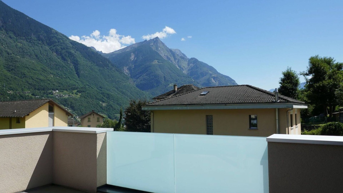 Ludiano House | Beautiful private villa for 4 guests with WIFI, TV, patio, pets allowed, panoramic view and park...
