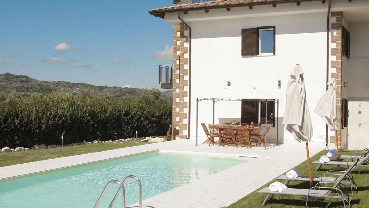 Amorosi Villa | Beautiful private villa with WIFI, private pool, A/C, TV, patio, pets allowed and panoramic view