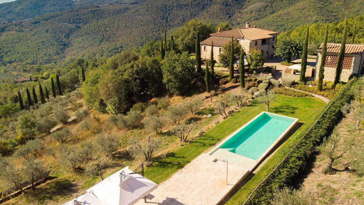 Bucine Villa | Beautiful private villa with WIFI, A/C, private pool, TV, patio, panoramic view and parking
