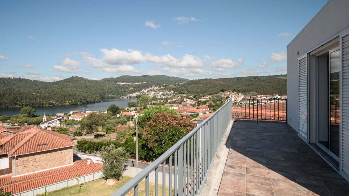 Melres House | Beautiful private villa for 6 people with WIFI, TV and terrace