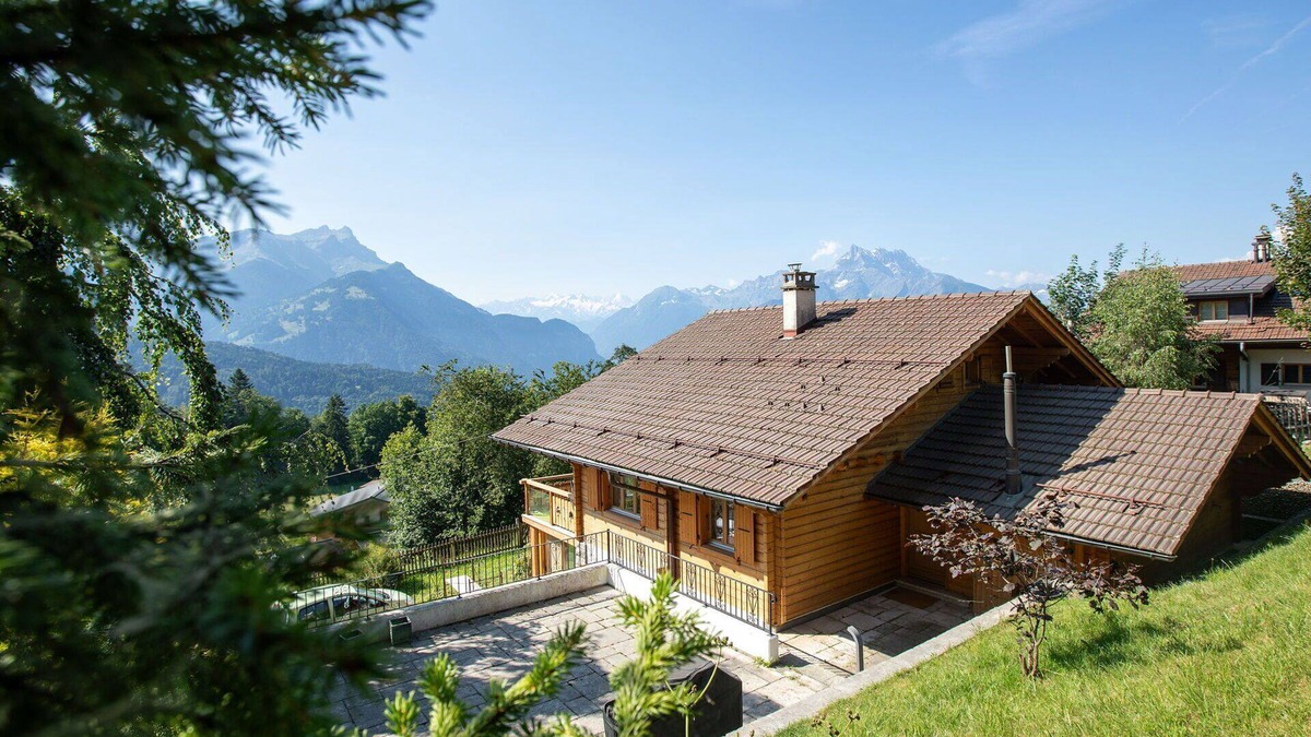 Chesieres House | Beautiful private villa for 8 guests with WIFI, TV and terrace