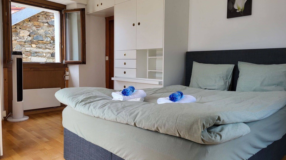Porto Ronco House | Beautiful private villa for 6 guests with WIFI, TV, balcony and pets allowed