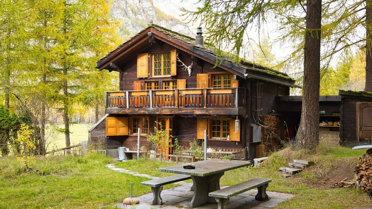 Taesch House | Beautiful private villa for 3 guests with WIFI, TV, terrace, panoramic view and parking