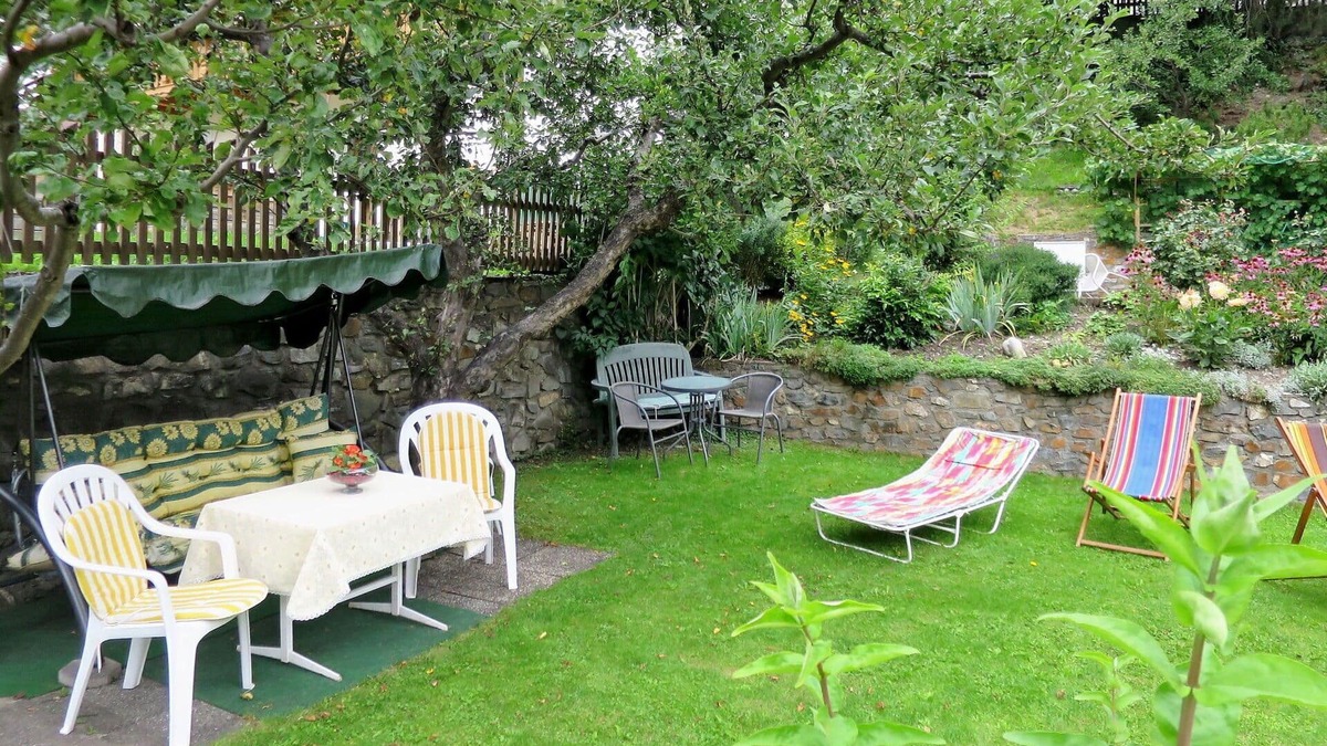 Pfunds House | Beautiful private villa for 15 guests with WIFI, TV and patio