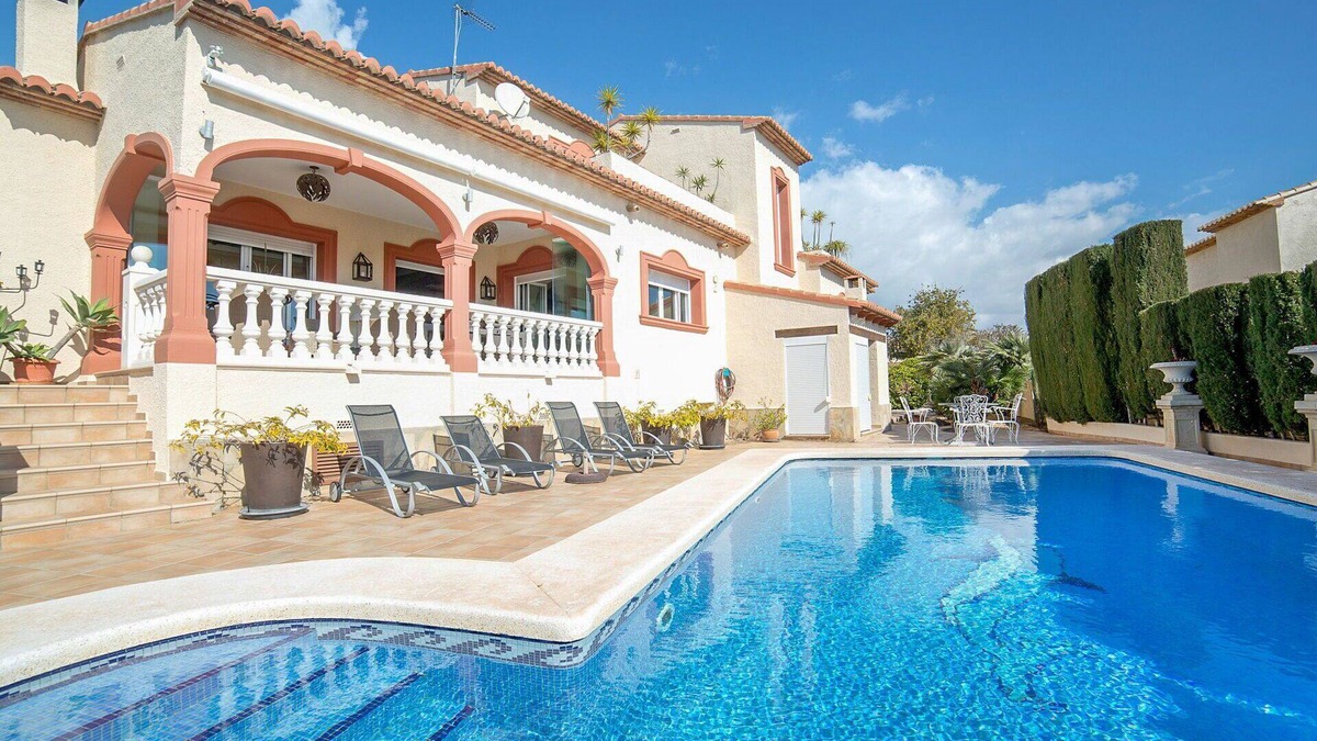 Calpe Villa | Beautiful private villa for 8 people with A/C, private pool, WIFI, TV and terrace
