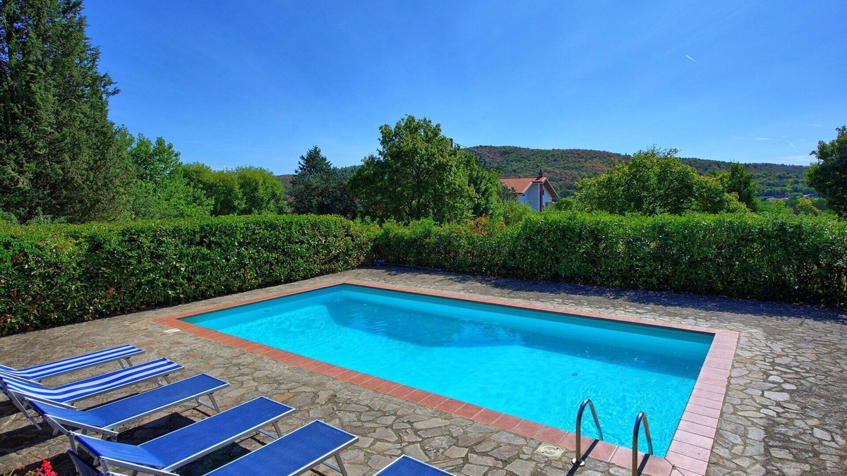 Bucine Villa | Beautiful private villa for 8 guests with WIFI, private pool, TV, balcony and panoramic view