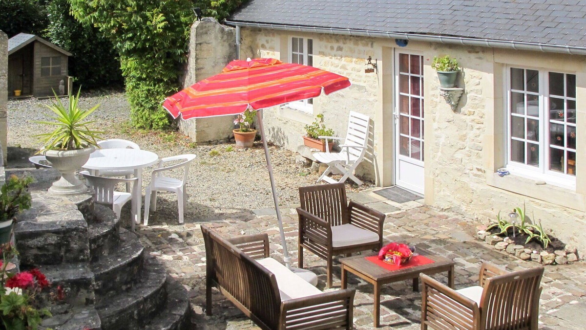 Commes House | Beautiful private villa for 4 guests with WIFI, TV, terrace and parking