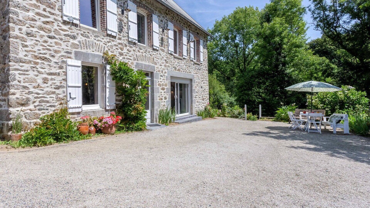 Coutances House | Beautiful private villa for 6 people with WIFI, TV and terrace