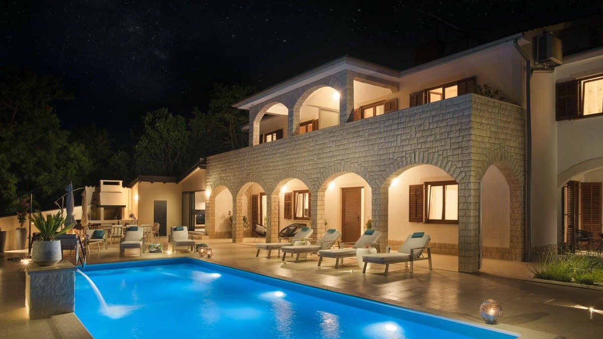 Mugeba House | Beautiful private villa for 15 people with A/C, private pool, WIFI, TV and terrace