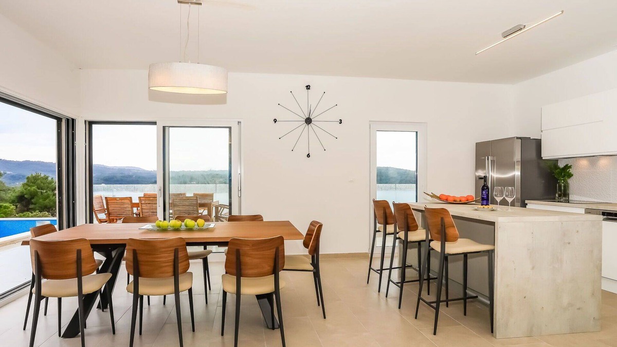 Necujam House | Beautiful private villa for 8 guests with WIFI, A/C, private pool, TV, terrace and parking