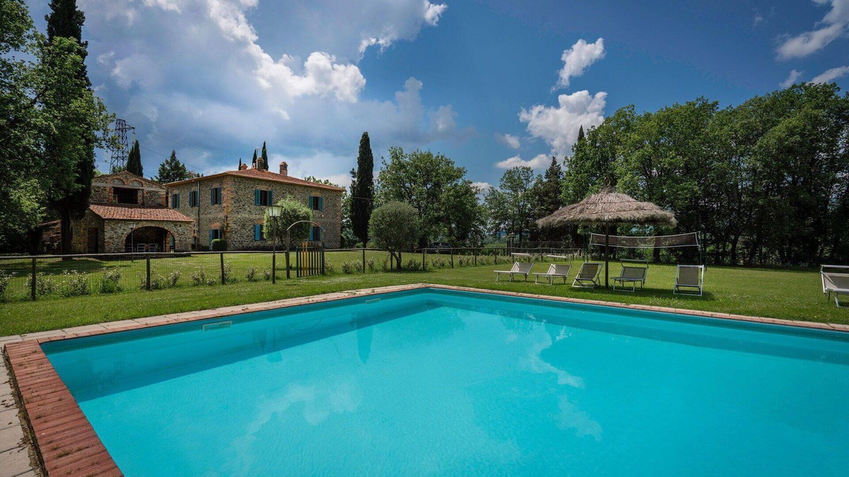 Bucine Villa | Beautiful private villa with WIFI, private pool, A/C, patio, pets allowed and panoramic view