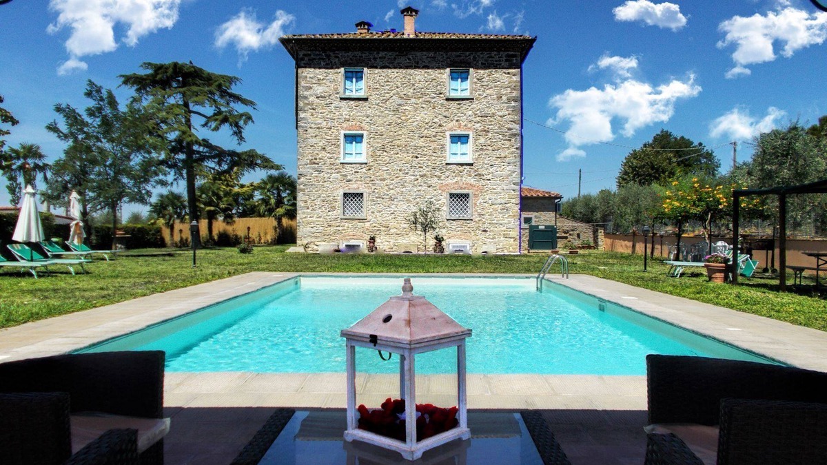 Cortona Villa | Beautiful private villa for 20 guests with private pool, WIFI, A/C, TV, veranda and pets allowed